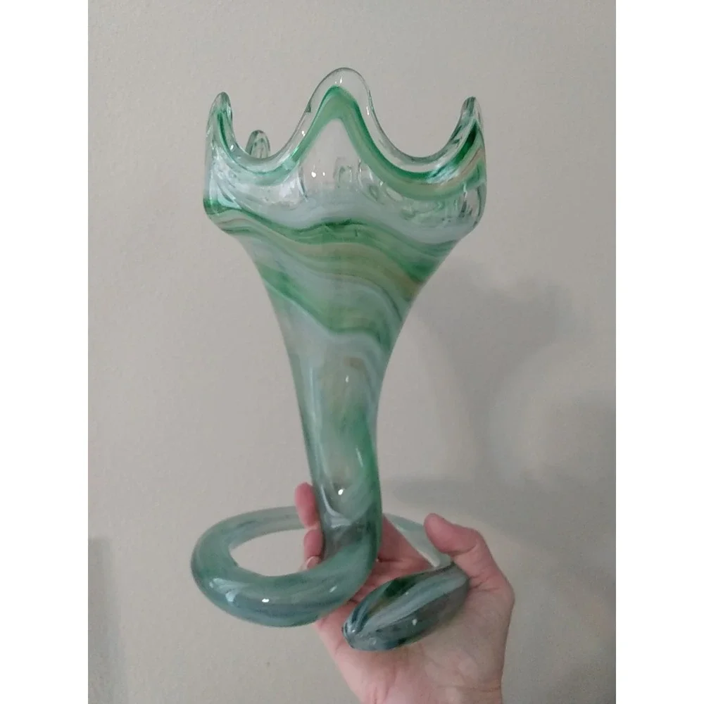 Slag Glass Stretch Ruffled Top Vase Green Swirl Art Glass Centerpiece 10
